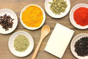 カルダモンティーに便秘解消効果！副作用はある？